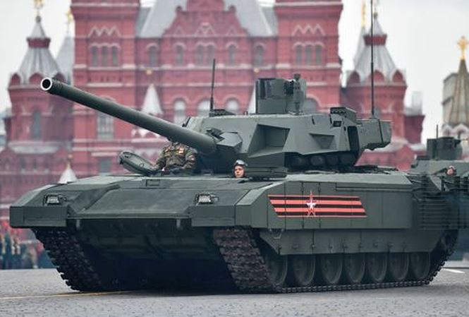 T-14 Armata được bảo vệ bởi hệ thống Afghanit, đây là hệ thống phòng thủ chủ động sử dụng sóng radar để phát hiện, theo dõi các mục tiêu bay - bao gồm tên lửa chống tăng - tiếp cận xe tăng. Nguồn ảnh: Rumil.