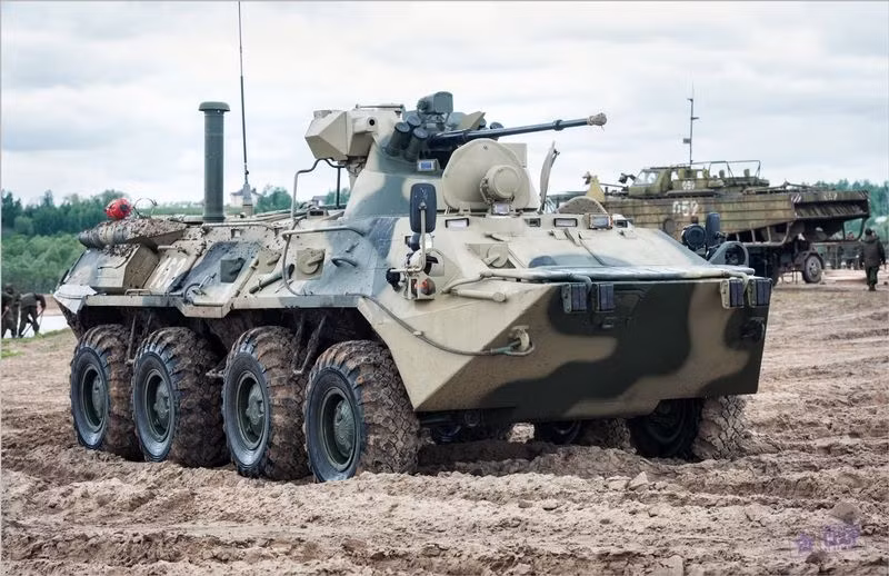 Xe được trang bị hệ thống tháp pháo kèm theo một khẩu pháo 30mm tự động có khả năng bắn được nhiều loại đạn khác nhau bao gồm đạn vạch đường, đạn nổ mảnh, đạn nổ mạnh,... Nguồn ảnh: BMDP.