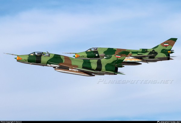 Hiện tại, trong biên chế của Không quân Iran cũng chỉ còn khoảng 20 chiến đấu cơ Su-22 các phiên bản M3 và M4 - loại chiến đấu cơ này được vốn dĩ thuộc sở hữu của Iraq, sau đó đã di tản sang Iran trong Chiến tranh Vùng Vịnh. Nguồn ảnh: BMDP.