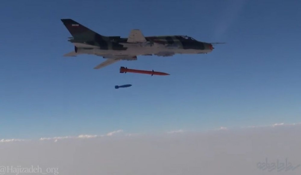 Loại tên lửa đạn đạo vừa mới được Iran mang ra thử nghiệm từ tiêm kích - bom Su-22M4 được coi là loại tên lửa đạn đạo phóng từ cơ cấu phóng trên không mới nhất của nước này. Nguồn ảnh: BMDP.