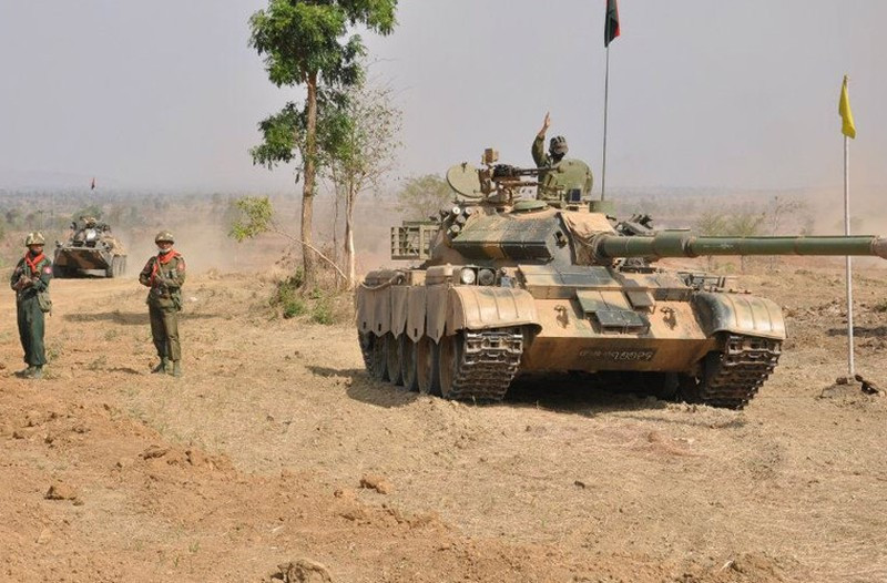 Những phiên bản cải tiến của xe tăng Type 69-II sau này được Myanmar trang bị pháo nòng rãnh xoắn 105mm thay cho khẩu pháo chính 100mm giúp xe tăng Type 69-II có hệ thống hoả lực vượt trội hơn hẳn so với nguyên bản. Nguồn ảnh: Pinterest.