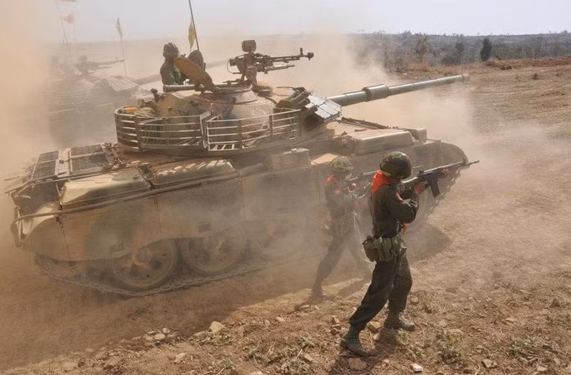 Các xe tăng của Myanmar là loại Type 69-II và có nguồn tin khẳng định rằng toàn bộ các xe tăng này của Myanmar đã được nâng cấp lên phiên bản mới từ năm 2007. Nguồn ảnh: Pinterest.