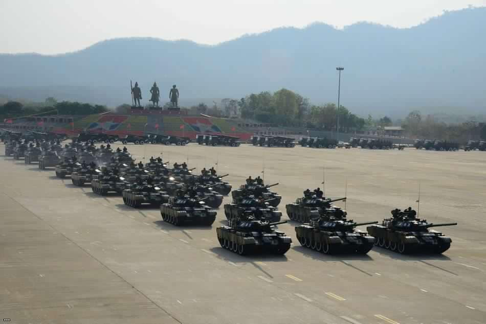 Bên cạnh Thái Lan, Myanmar là quốc gia thứ hai ở Đông Nam Á sở hữu xe tăng Type 69 do Trung Quốc sản xuất. Tuy nhiên khác với Thái Lan, số lượng Type 69 của Myanmar lại nhiều hơn hàng chục lần. Nguồn ảnh: Pinterest.