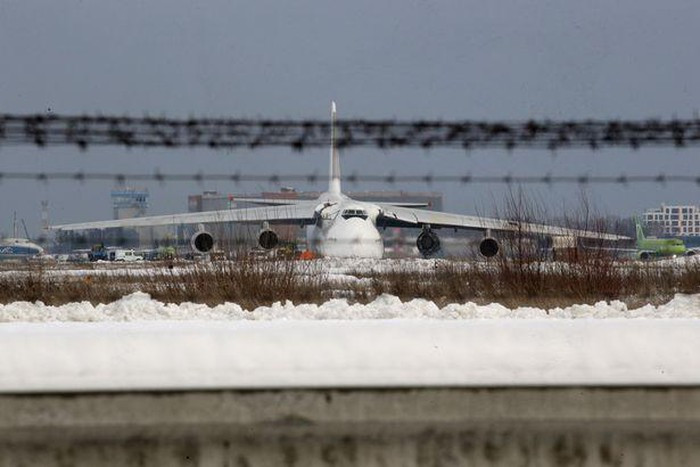 Vụ tai nạn này càng làm tăng khó khăn cho Nga trong việc duy trì phi đội vận tải cơ An-124 Ruslan của mình, khi nhiều chiếc đang trong tình trạng xuống cấp vì thiếu nguồn linh kiện thiết yếu do Ukraine sản xuất (đặc biệt là ở động cơ).