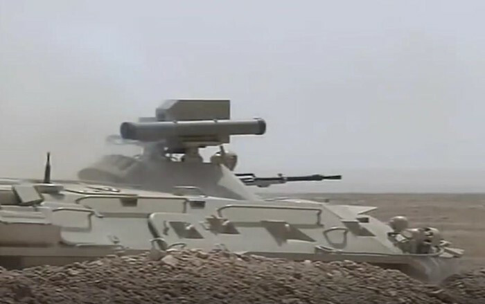 Ông giải thích rằng luồng xuyên lõm có thể bắn trúng các thành viên kíp điều khiển hoặc một bộ phận quan trọng dễ cháy trong xe tăng, nhưng trên tàu thì mọi thứ sẽ khác hẳn.