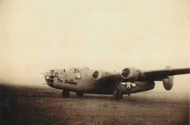 Kế hoạch lớn được khởi động ngày 1/8/1943 với lực lượng tham gia lên tới 178 máy bay ném bom B-24 cất cánh từ các căn cứ đặt ở Libya. Trong ảnh, máy bay ném bom B-24D của Không lực Hoa Kỳ sẵn sàng cất cánh từ căn cứ đặt tại Libya. Nguồn ảnh: WHO