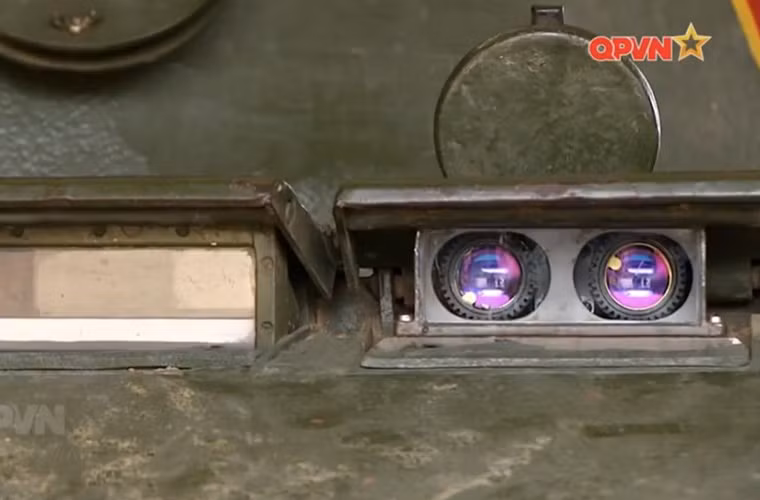 Đặc biệt là các khí tài trinh sát nhìn đêm – nhà máy Z199 đã nghiên cứu, chế thử thành công khí tài nhìn đêm thế hệ mới dành cho xe tăng T-54B. Nguồn ảnh: Kênh Quốc phòng Việt Nam