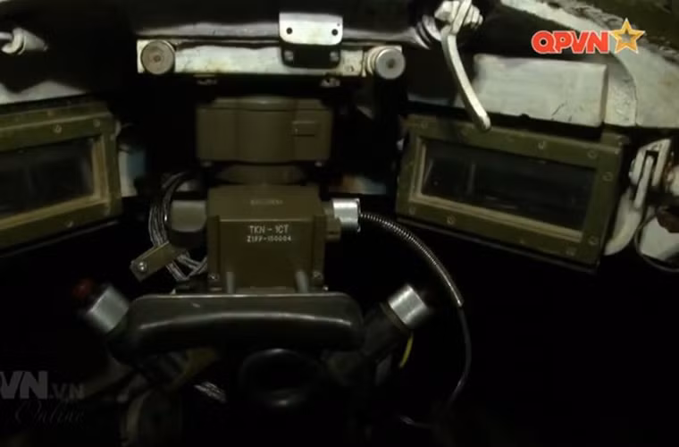 Trong ảnh là khí tài nhìn đêm TKN-1CT dành cho trưởng xe T-55 do Xí nghiệp 23 cải tiến. Nguồn ảnh: Quốc phòng Việt Nam