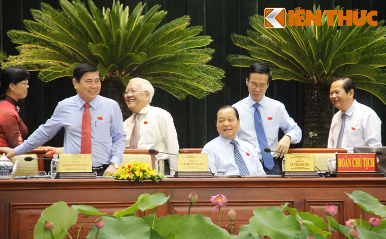 Chu tich quan tre nhat TP HCM bo phieu bau BCH Dang bo TP