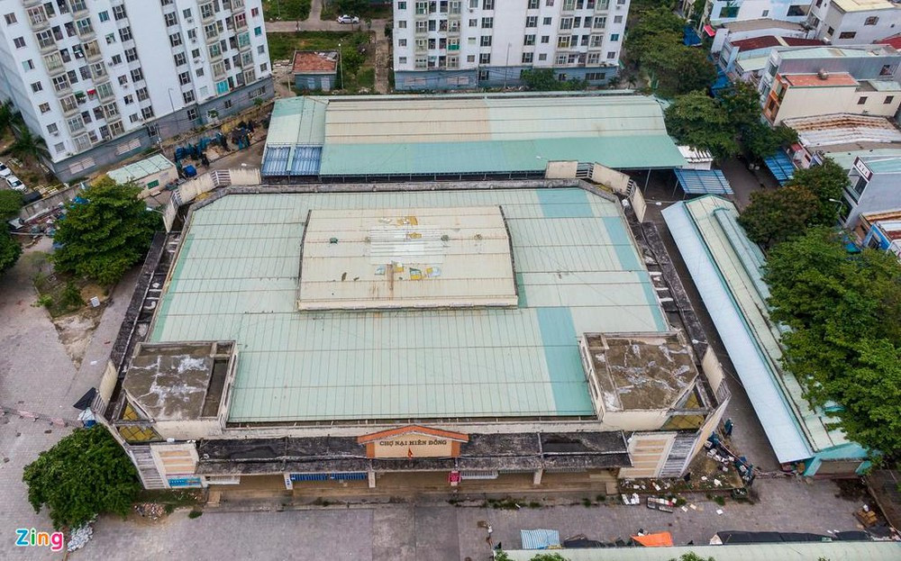 Khu cho bi phong toa vi co 3 nguoi mac COVID-19