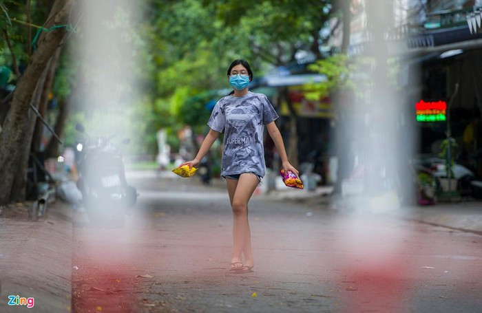 Ngoài 3 bệnh nhân mắc COVID-19 từng nhiều lần đến khu vực này, trong những ngày qua, có thêm 7 trường hợp khác trú tại quận Sơn Trà dương tính với virus SARS-CoV-2.