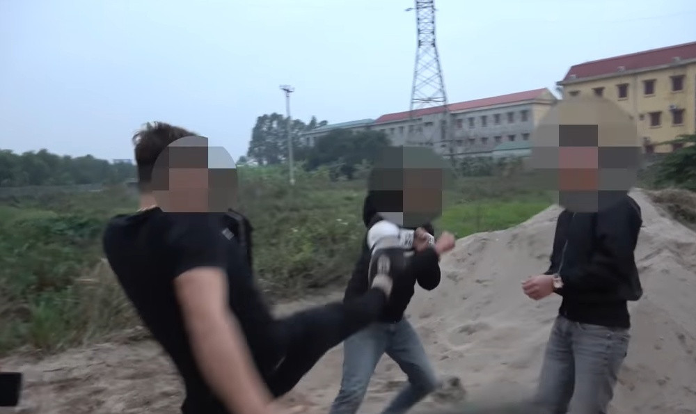 Sau Kha Banh, Phu Le, the he giang ho mang tran ngap YouTube-Hinh-2