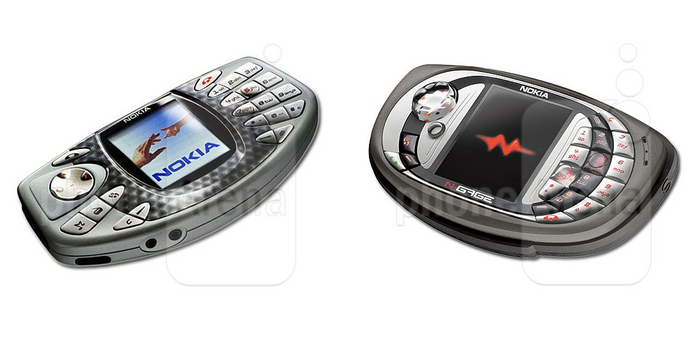 Nokia N-Gage và N-Gage QD thể hiện những bước nhìn xa trông rộng của Nokia với mục tiêu cho ra đời những chiếc điện thoại chuyên phục vụ mục đích chơi game. Dù vậy, chúng lại không đạt được quá nhiều thành công về mặt thương mại. Ra mắt năm 2003, Nokia N-Gage bị chỉ trích khá nhiều khi không mang lại trải nghiệm chơi game tốt. Thiết bị kế nhiệm, Nokia N-Gage QD, ra mắt một năm sau đó nhưng cũng không thay đổi được quá nhiều quan điểm của người dùng.