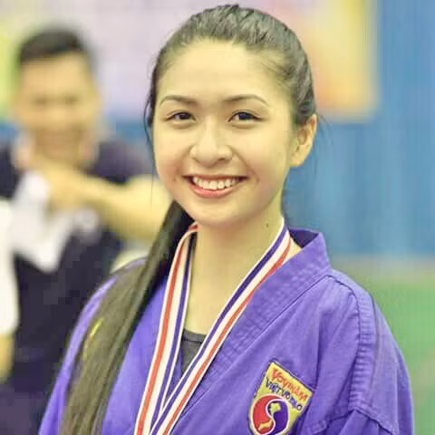 Trong sự nghiệp tập luyện và thi đấu của mình, Ngọc Mai từng giành HCV giải Vô địch Vovinam cúp các CLB toàn quốc 2013; HCV giải Vô địch Vovinam cụm miền đông năm 2013, 2014; HCV Giải vô địch Vovinam trẻ toàn quốc năm 2012, 2013 và nhiều huy chương ở các giải trong tỉnh...