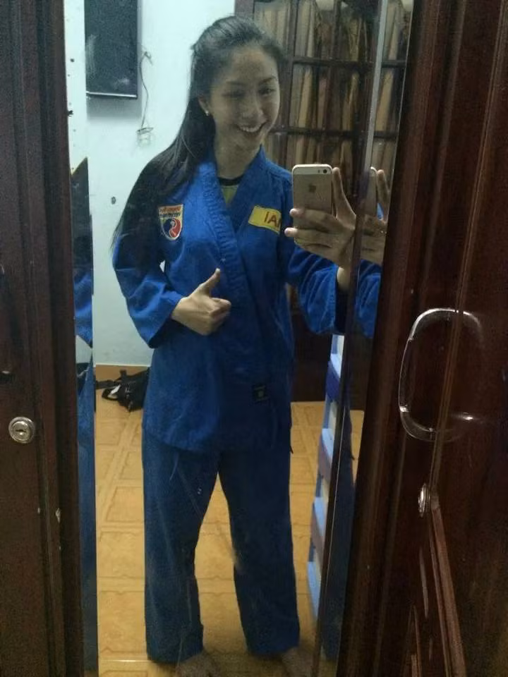 Dù trong quá trình tập luyện, thi đấu, nữ VĐV xinh đẹp cũng từng gặp phải không ít khó khăn, đôi khi bị chấn thương nhưng bằng nỗ lực, niềm đam mê, cô bạn đã vượt qua nhiều thử thách.