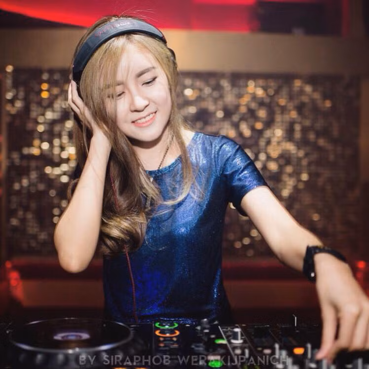 Nhan sac nu DJ so mot Thai Lan sap sang Viet Nam