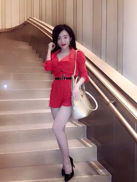 Hiện tại Ngọc Lan còn làm thêm công việc kinh doanh thời trang trên mạng. Khách hàng của Ngọc Lan có khá nhiều người cũng đang là DJ, một vài hot girl mạng có phong cách sexy, gợi cảm.