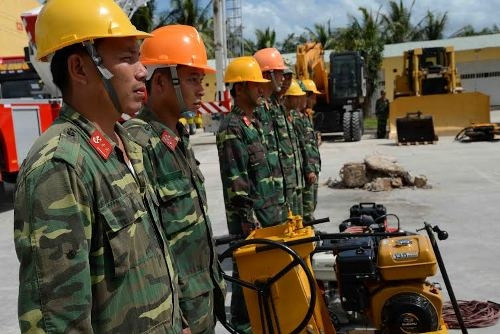 Tổ cứu hộ mặt đất.