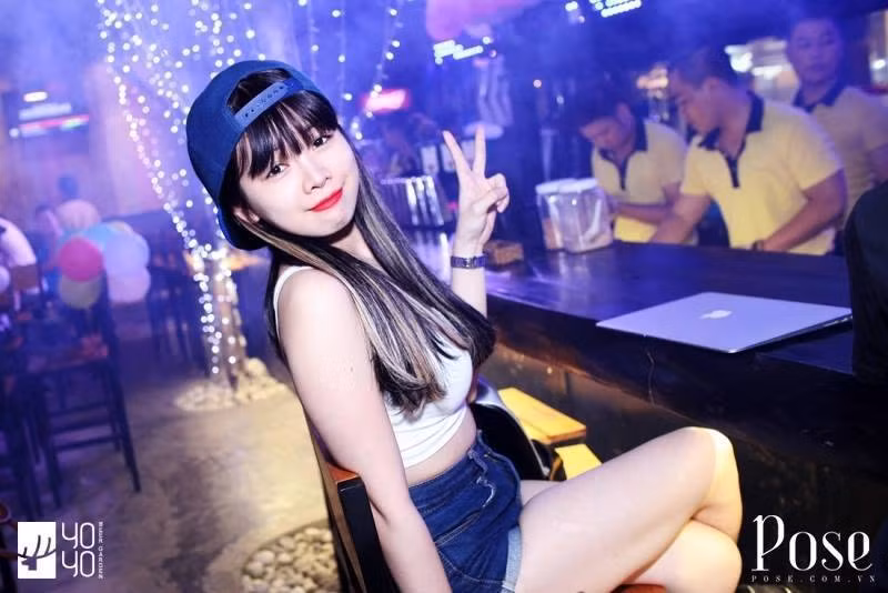 Học nghề DJ và múa ballet song song, Tiểu My cũng gặp phải rất nhiều khó khăn để thích nghi, cân bằng được hai cá tính trong hai công việc gần như đối lập nhau hoàn toàn này. Nhưng khi được hỏi về những khó khăn cụ thể, Tiểu My lại có cách trả lời rất thông minh và thể hiện được sự khiêm tốn.