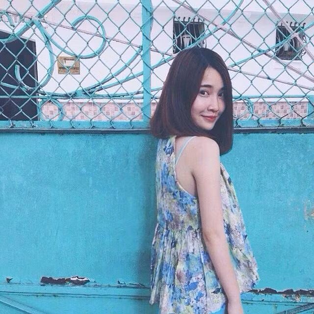 Louis Hà tên thật là Hà Mỹ Ngân, sinh năm 1991 đang sinh sống và làm việc tại TP HCM. Trẻ tuổi và xinh đẹp, dù không phải là cái tên đình đám, quá nổi tiếng nhưng tài năng và nhan sắc của Louis Hà vẫn được nhiều bạn trẻ nhận xét là không thua kém các hot girl.