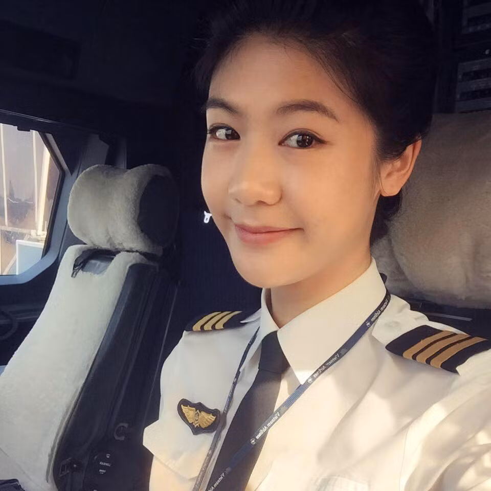 Can canh ve dep cua nu co truong tuong lai