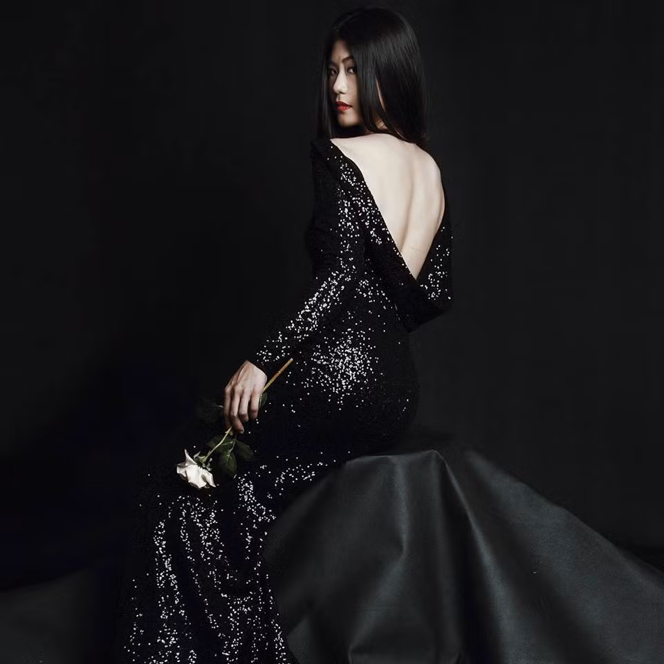 Làm phi công thường rất vất vả, có giờ bay, giờ làm việc "khác người"... chính vì vậy, chuyện phải hy sinh thời gian dành cho gia đình là điều không thể tránh khỏi.