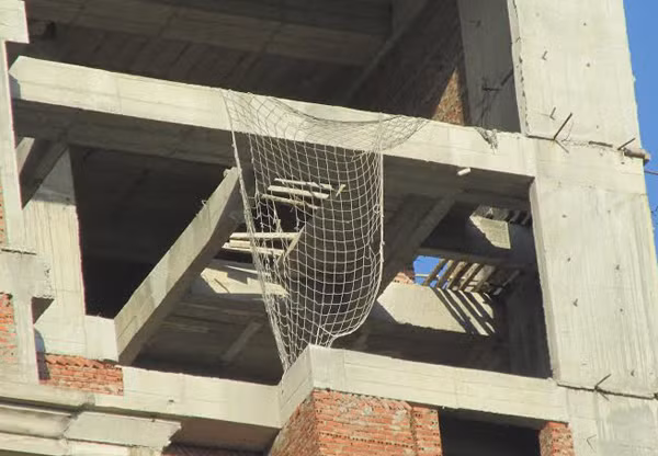 Dự án được bảo vệ sơ sài.