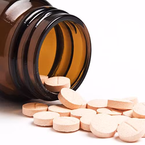 Bổ sung kẽm. Nếu phát hiện dấu hiệu cảm cúm như ngứa họng, bạn có thể tận dụng viên ngậm kẽm trong vài ngày. Cách này có thể cải thiện tình hình rất rõ rệt.