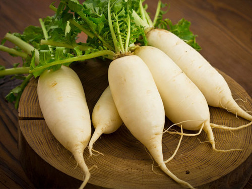 Củ cải. Dùng nước ép củ cải cũng mang lại tác dụng tích cực nhờ các chất trong cải ảnh hưởng đến nồng độ axit trong cơ thể. Để nhận được hiệu quả tối đa, nên thêm mật ong vào nước củ cải uống 2 lần mỗi ngày.