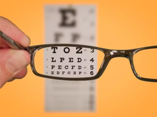 Tăng cường thị lực. Giống như cà rốt, uống nước dừa góp phần cải thiện thị lực cực nhạy. Cụ thể, nước dừa rất tốt cho người đục thủy tinh thể, tăng nhãn áp. Nó còn phát huy khả năng ngăn ngừa nguy cơ đau tim, đột quỵ, làm chậm quá trình lão hóa.