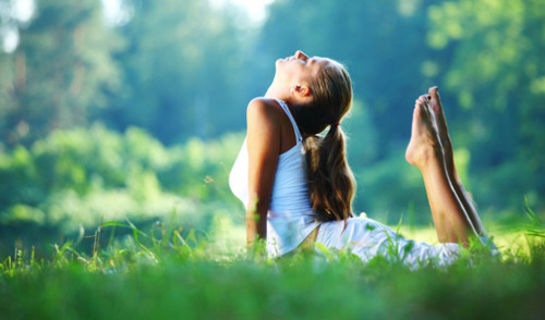 Cơ thể tràn đầy năng lượng. Uống lượng nước dừa thích hợp mang lại tác dụng tăng cường kích thích tố tuyến giáp; cung cấp năng lượng cần thiết tới các tế bào trong cơ thể. Tác dụng này dễ đạt được đến mức bạn sẽ nhận thấy mình tràn trề sức sống chỉ sau 1 tuần uống nước.