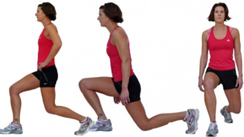 Để chân trần khi thực hiện các động tác lunges cho phép bạn bám chặt vào sàn nhà hơn so với đi giày. Bên cạnh đó, để chân trần còn mang lại lợi ích trong việc giữ thăng bằng trong quá trình tập.