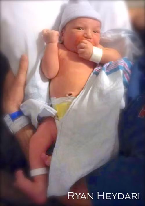 Thảm cảnh em bé chay mau den chet vi cat bao quy dau