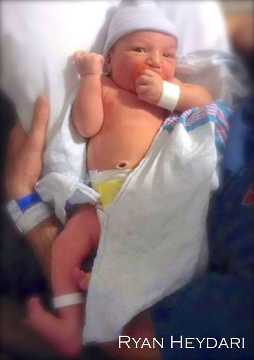 Thảm cảnh em bé chay mau den chet vi cat bao quy dau