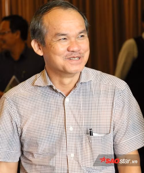 Bầu Đức từ chối cuộc họp với lý do không có bằng Đại học.