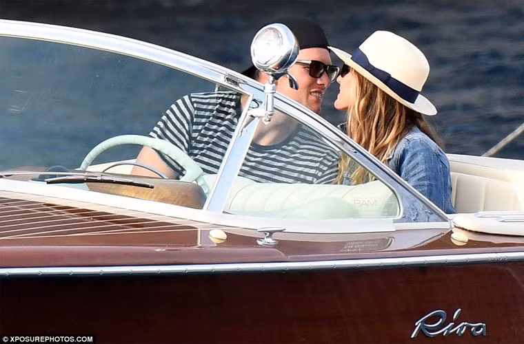 Những hình ảnh này là minh chứng hùng hồn nhất về cuộc hôn nhân của họ, đáp lại những tin đồn hôn nhân rạn nứt xuất hiện vào đầu năm nay.