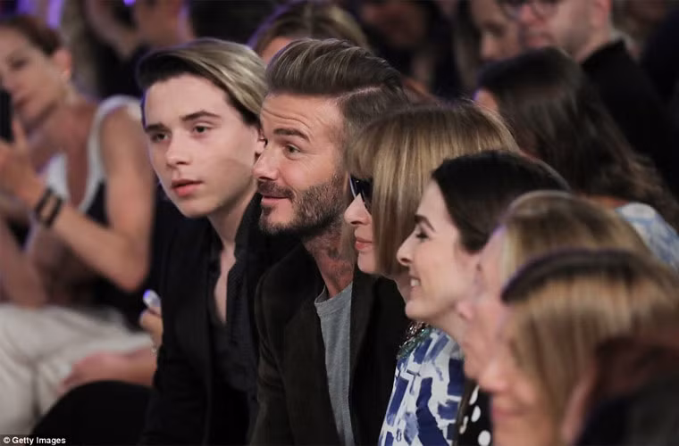 David Beckham và con trai cả Brooklyn tới dự show thời trang của Victoria Beckham trong khuôn khổ Tuần lễ Thời trang New York.