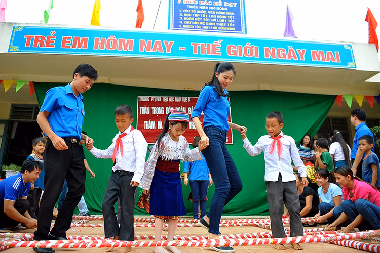 Ngô Thanh Thanh Tú còn tâm sự, chuyến đi này sẽ tiếp tục mở ra cho cô những chuyến đi khác với mong muốn sẻ chia, đồng thời vận động kêu gọi sự chung tay góp sức của xã hội. 