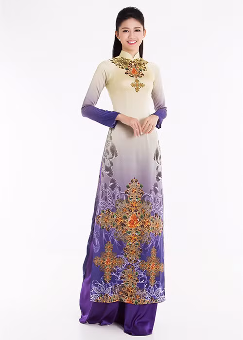 Trong khi đó, Á hậu 1 cuộc thi Hoa hậu Việt Nam 2016 - Ngô Thanh Thanh Tú đã tốt nghiệp nên sẽ có nhiều thời gian đồng hành cùng các hoạt động của ban tổ chức. 