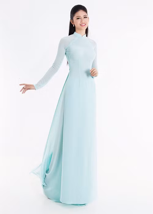 Buổi chụp ảnh diễn ra trong thời điểm bận rộn nhất của hoa hậu và 2 á hậu với những hoạt động đồng hành, trả lời phỏng vấn... sau đăng quang. 