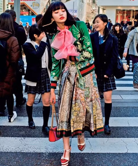 Ngoài nghiệp diễn, Nana còn là một người mẫu trẻ nổi tiếng ở Nhật.