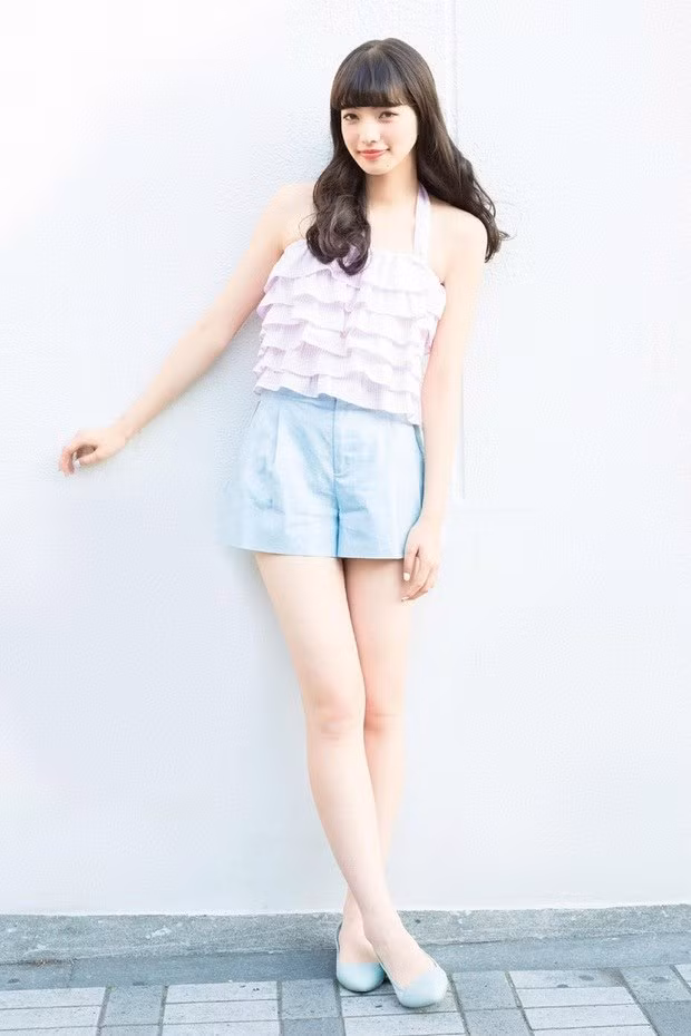 Dù chỉ sở hữu chiều cao 1m66,5, nhưng Nana vẫn rất đắt show làm mẫu nhờ gương mặt ấn tượng, vừa ngây thơ, trong sáng vừa cá tính.