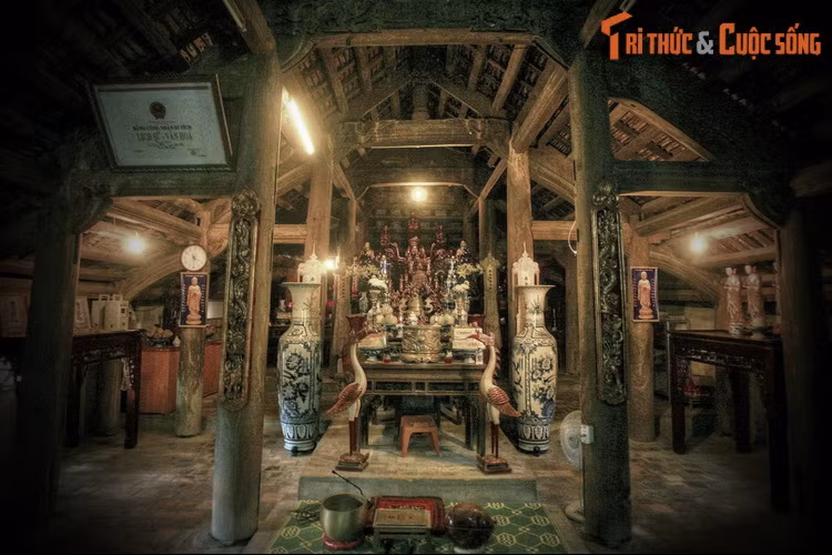 Cuộc hành trình gần 50 ngày đêm đầy gian khổ, nhiều người chết hoặc rơi rớt dọc đường. Khi về đến Hà Tĩnh chỉ còn lại 172 người, trong đó có hai gia thần và hai cung nhân rất mực trung thành.