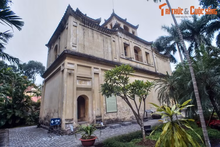 4. Nằm phía sau hành cung điện Kính Thiên, di tích Hậu Lâu là một công trình độc đáo trong Hoàng thành Thăng Long.