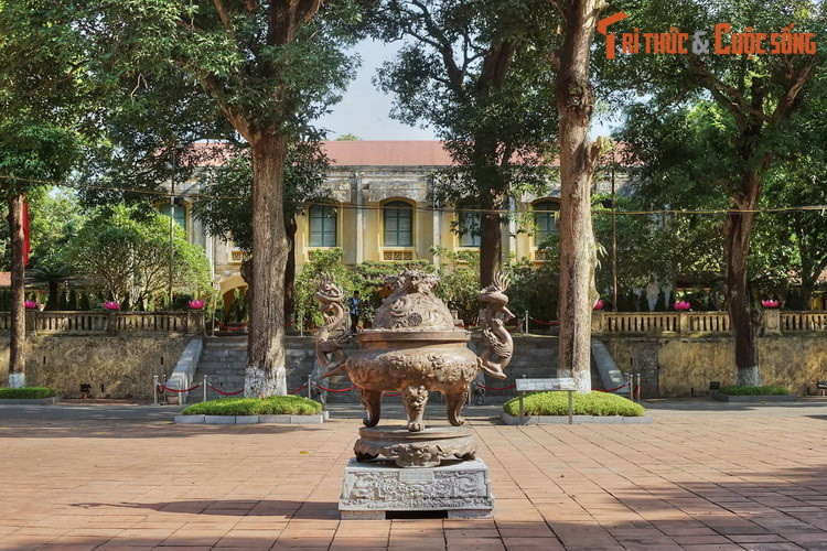 3. Nằm ở trung tâm Hoàng thành Thăng Long, điện Kính Thiên là cung điện quan trọng bậc nhất kinh thành Thăng Long xưa. Đây là nơi cử hành các nghi lễ long trọng nhất của triều đình, đón tiếp sứ giả nước ngoài hay thiết triều bàn những việc quốc gia đại sự.