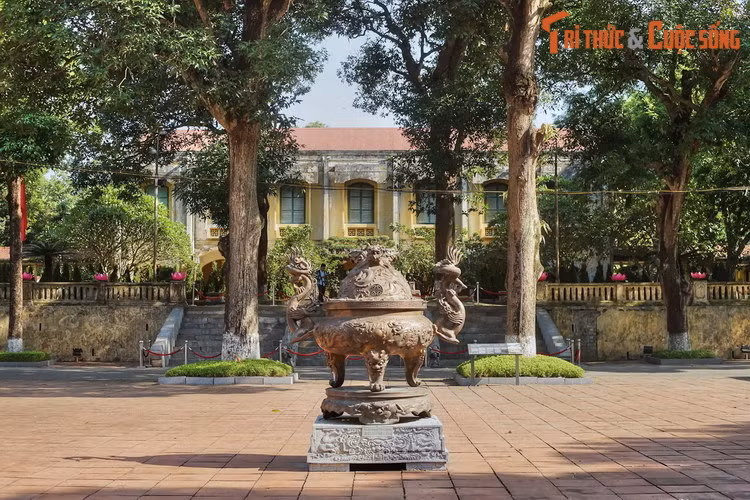 3. Nằm ở trung tâm Hoàng thành Thăng Long, điện Kính Thiên là cung điện quan trọng bậc nhất kinh thành Thăng Long xưa. Đây là nơi cử hành các nghi lễ long trọng nhất của triều đình, đón tiếp sứ giả nước ngoài hay thiết triều bàn những việc quốc gia đại sự.