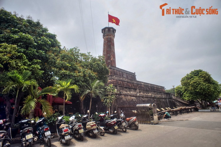 Nhung cong trinh nao cua Hoang thanh Thang Long con lai den nay?