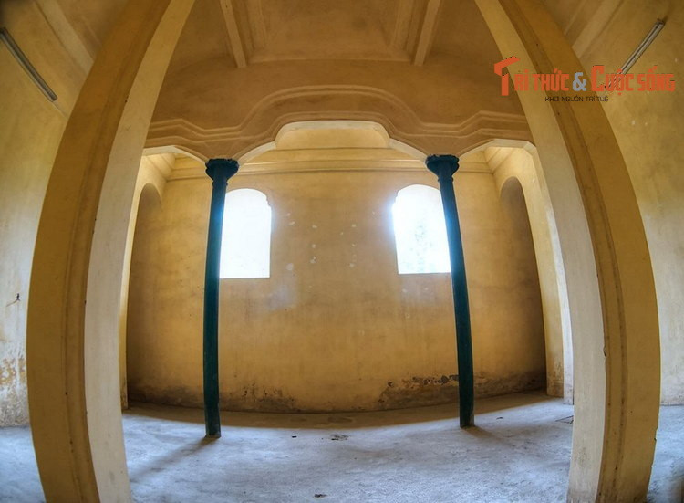 Thời kỳ Pháp bắn phá Thành Hà Nội, Hậu Lâu đổ nát, sau đó được người Pháp dựng lại để làm nơi đóng quân của quân đội Pháp.