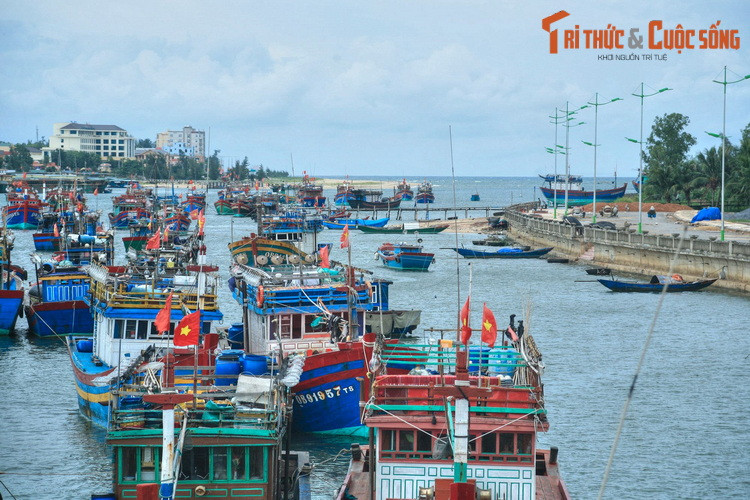 Để ghi nhận công lao to lớn của Mẹ Suốt với sự nghiệp đấu tranh thống nhất đất nước, vào năm 1967, Nhà nước đã phong tặng Mẹ danh hiệu anh hùng lực lượng vũ trang nhân dân.