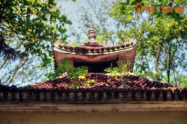 Giặc Hán đã bao vây hang núi Thầy và diệt hơn 2.000 quân Nam Việt cố thủ tại đây. Vua Triệu Dương Vương và Tể tướng Lữ Gia đều bị giết. Ngày nay, hài cốt các quân sĩ ngã xuống vẫn còn được lưu lại trong bể xương chùa Thầy (Hà Nội) và nhiều đường phố ở Việt Nam mang tên Lữ Gia.